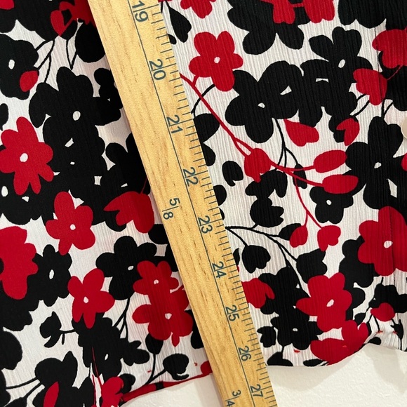 Alfred Dunner Red and Black Notched Collar Button Down Shirt. H-17 - Picture 9 of 10